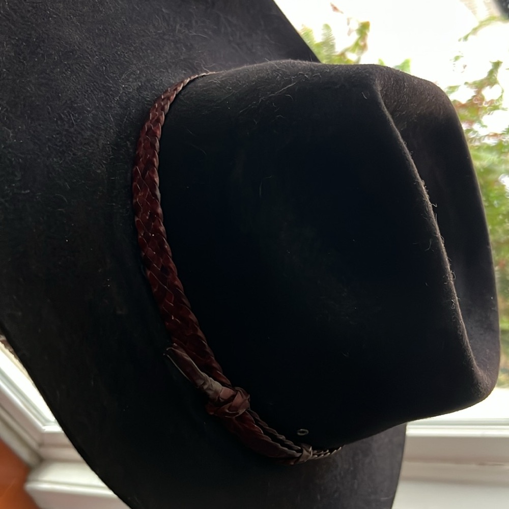 Akubra size 63